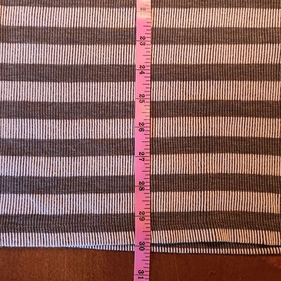 Forever 21 Short Sleeve Ribbed Bodycon Knee Length Dress, Medium, Grey Stripes - Picture 5 of 7